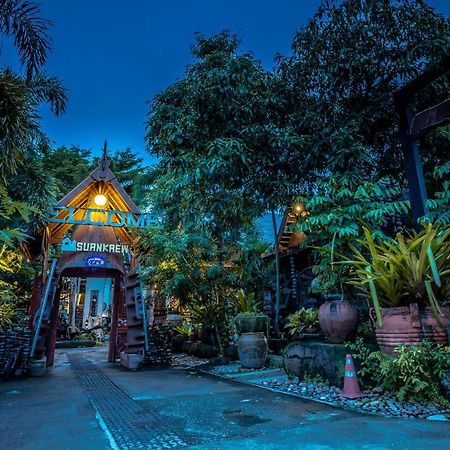 Suankaew​ art​ hostel​ Chonburi Exterior foto